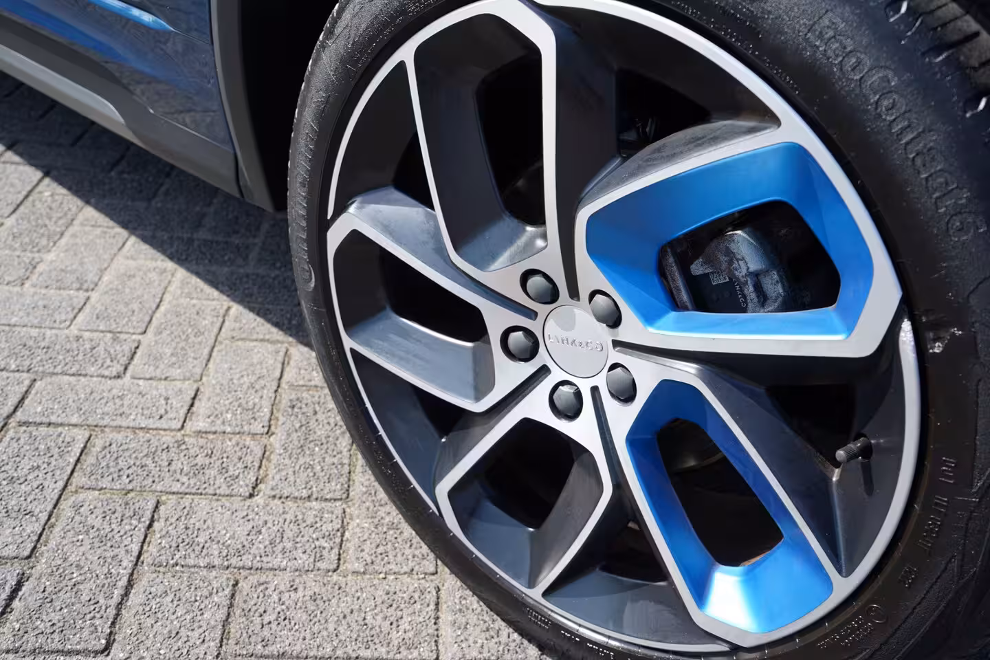 Lynk & Co 01 1.5 261PK 20X OP VOORRAAD ORIGINEEL NEDERLANDS DEALER ONDERHOUDEN 360CAMERA 6, 6KWH LADER