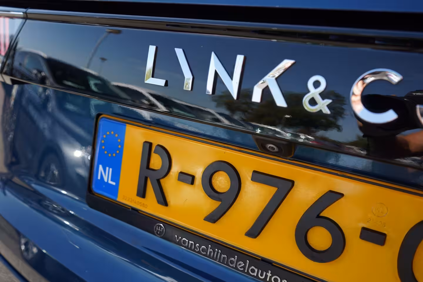 Lynk & Co 01 1.5 261PK 20X OP VOORRAAD ORIGINEEL NEDERLANDS DEALER ONDERHOUDEN 360CAMERA 6, 6KWH LADER