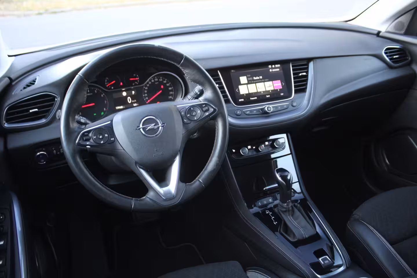 Opel Grandland X 1.2 Turbo Innovation | Automaat | Trekhaak | Camera | Elektrische klep | Carplay | NAP |