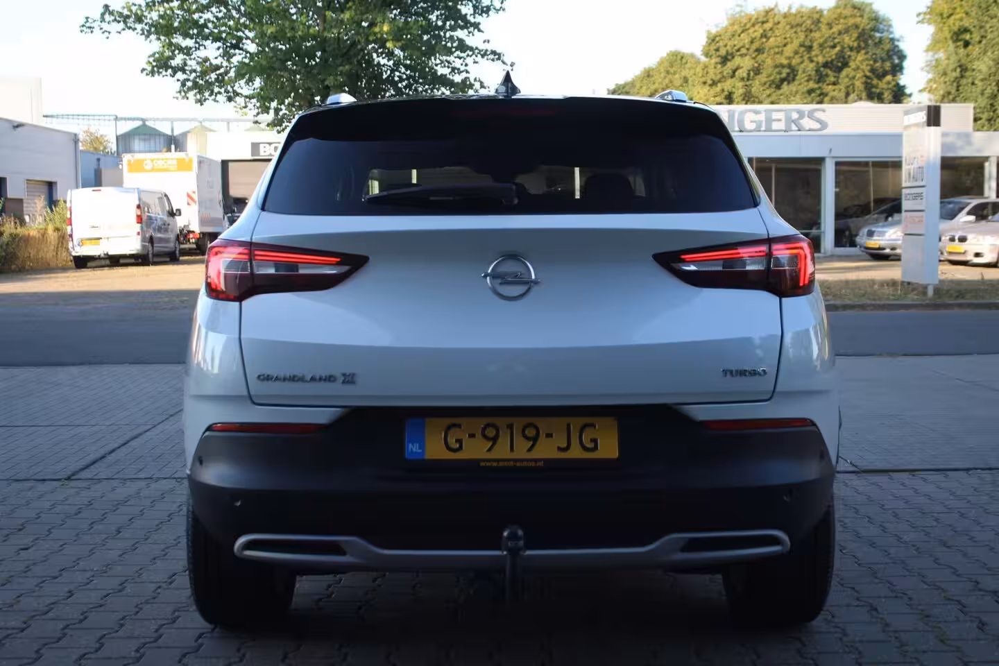 Opel Grandland X 1.2 Turbo Innovation | Automaat | Trekhaak | Camera | Elektrische klep | Carplay | NAP |
