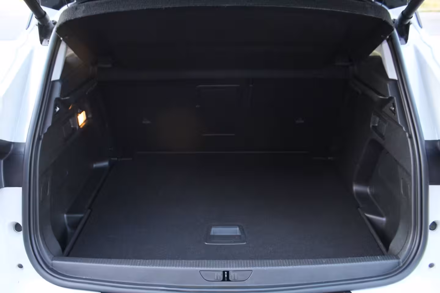 Opel Grandland X 1.2 Turbo Innovation | Automaat | Trekhaak | Camera | Elektrische klep | Carplay | NAP |