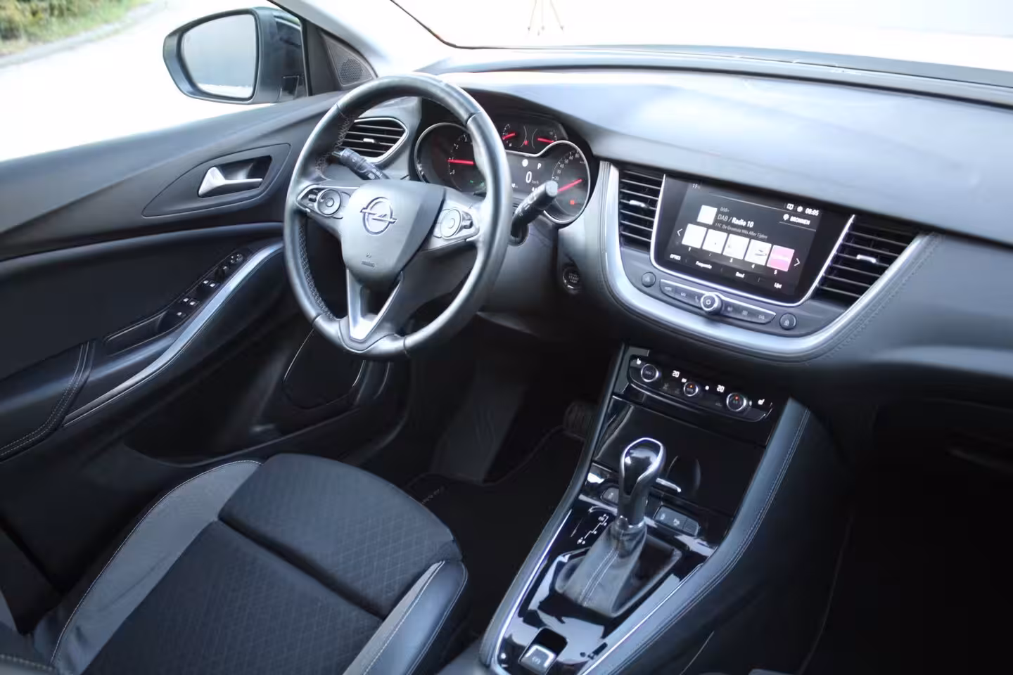 Opel Grandland X 1.2 Turbo Innovation | Automaat | Trekhaak | Camera | Elektrische klep | Carplay | NAP |