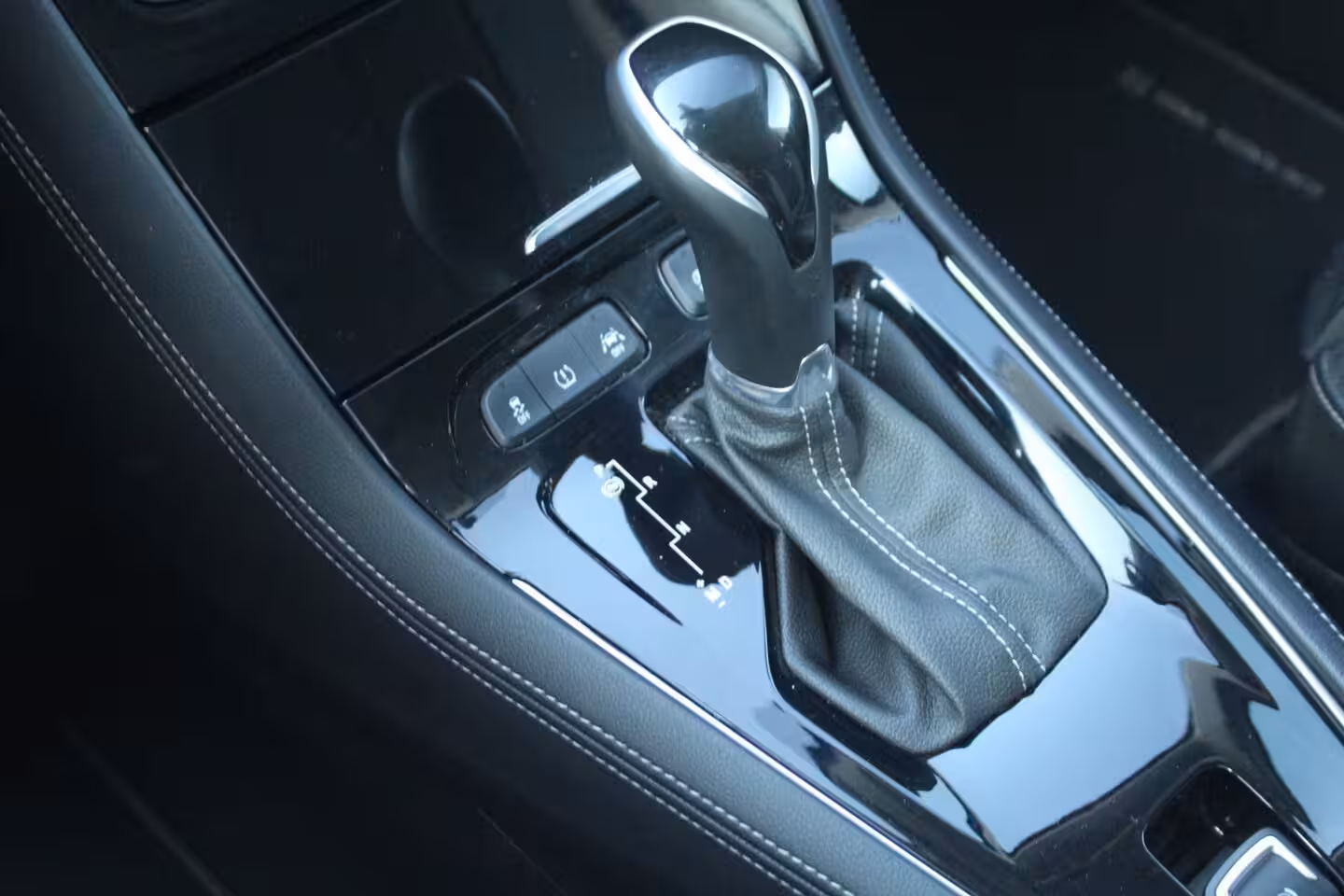 Opel Grandland X 1.2 Turbo Innovation | Automaat | Trekhaak | Camera | Elektrische klep | Carplay | NAP |