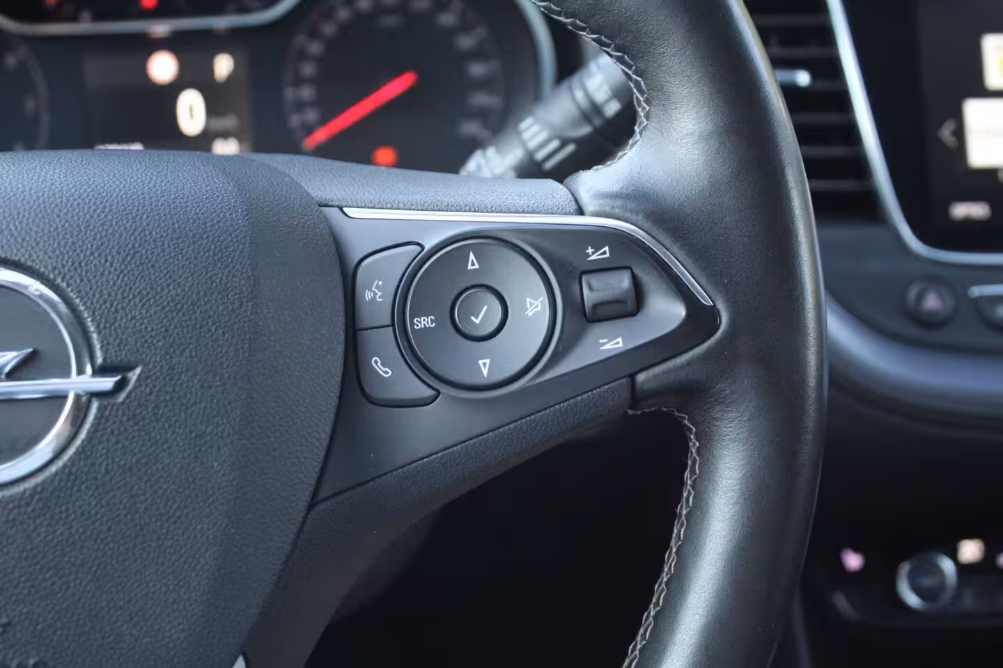 Opel Grandland X 1.2 Turbo Innovation | Automaat | Trekhaak | Camera | Elektrische klep | Carplay | NAP |