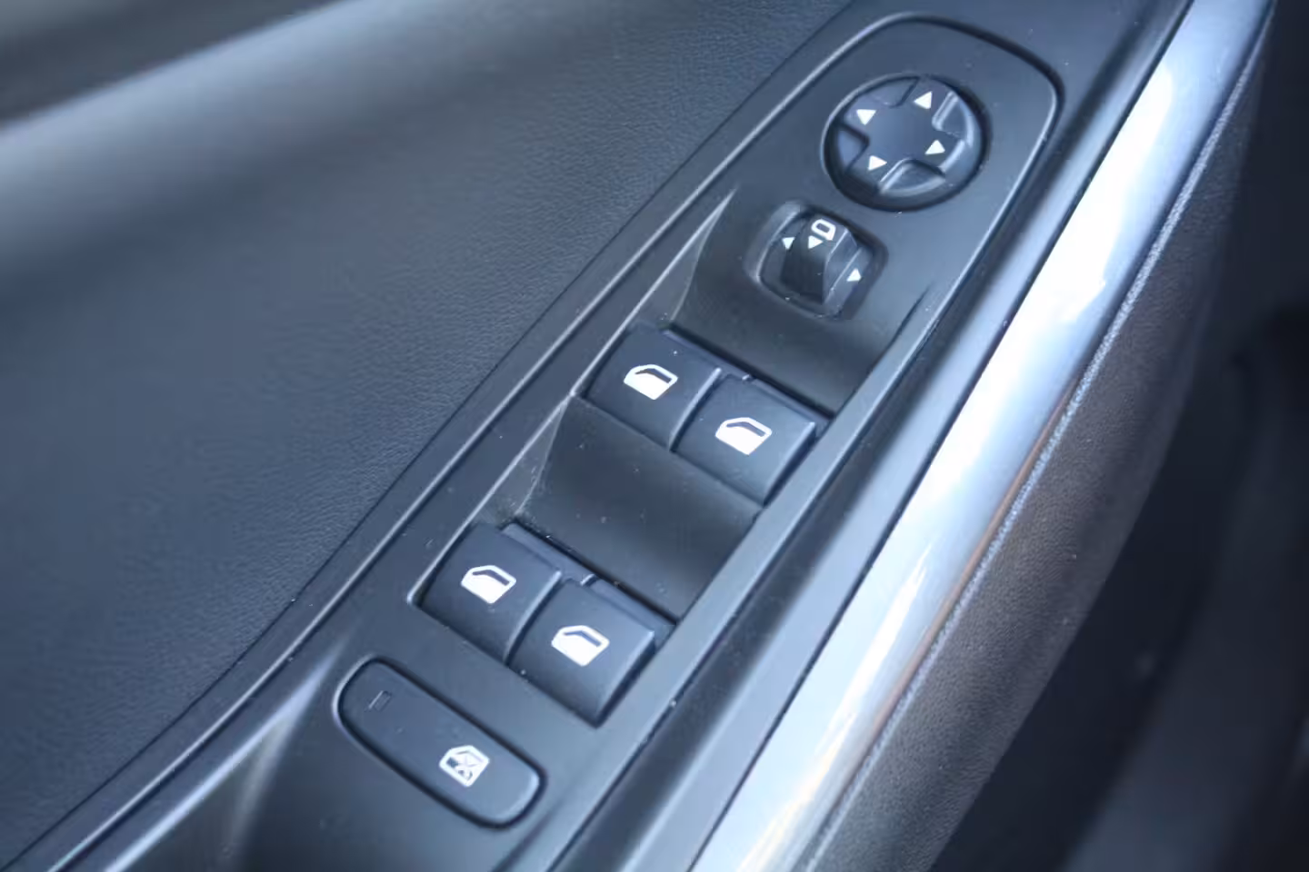 Opel Grandland X 1.2 Turbo Innovation | Automaat | Trekhaak | Camera | Elektrische klep | Carplay | NAP |