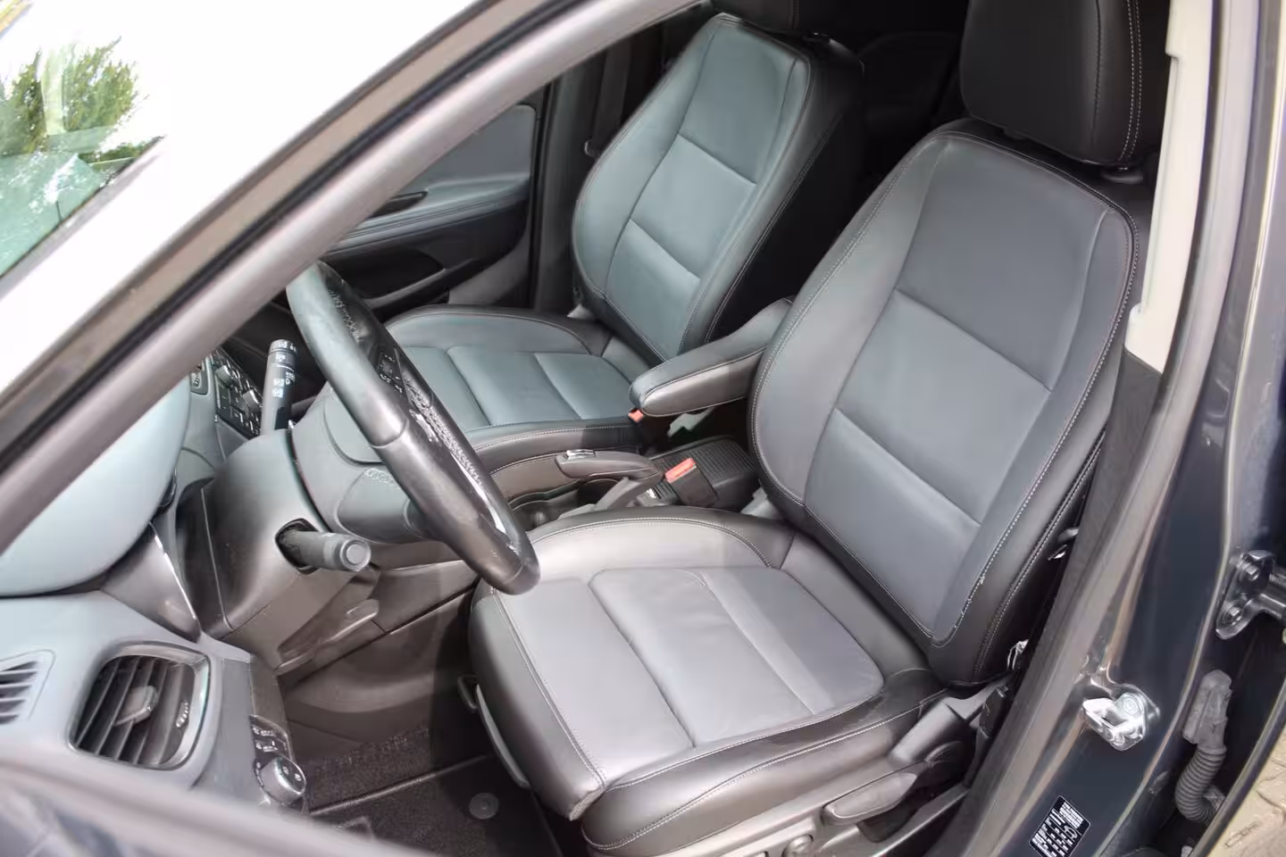 Opel Mokka 1.6 Selection | Trekhaak | Stoel / Stuurverwarming | Clima / Cruise control | PDC | Leder