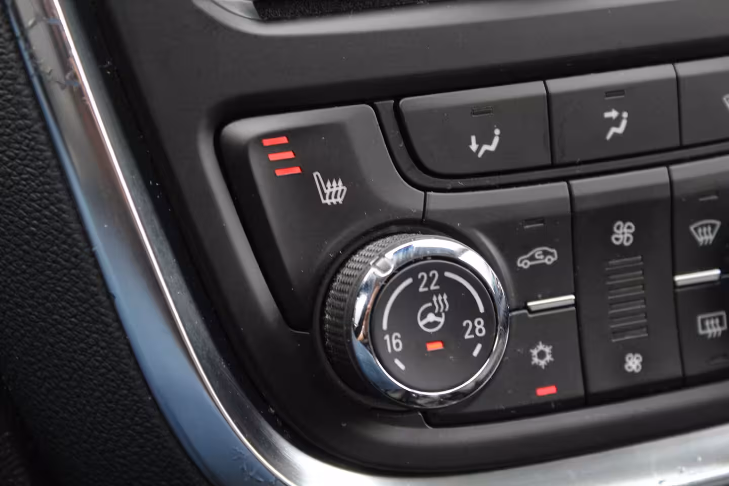Opel Mokka 1.6 Selection | Trekhaak | Stoel / Stuurverwarming | Clima / Cruise control | PDC | Leder