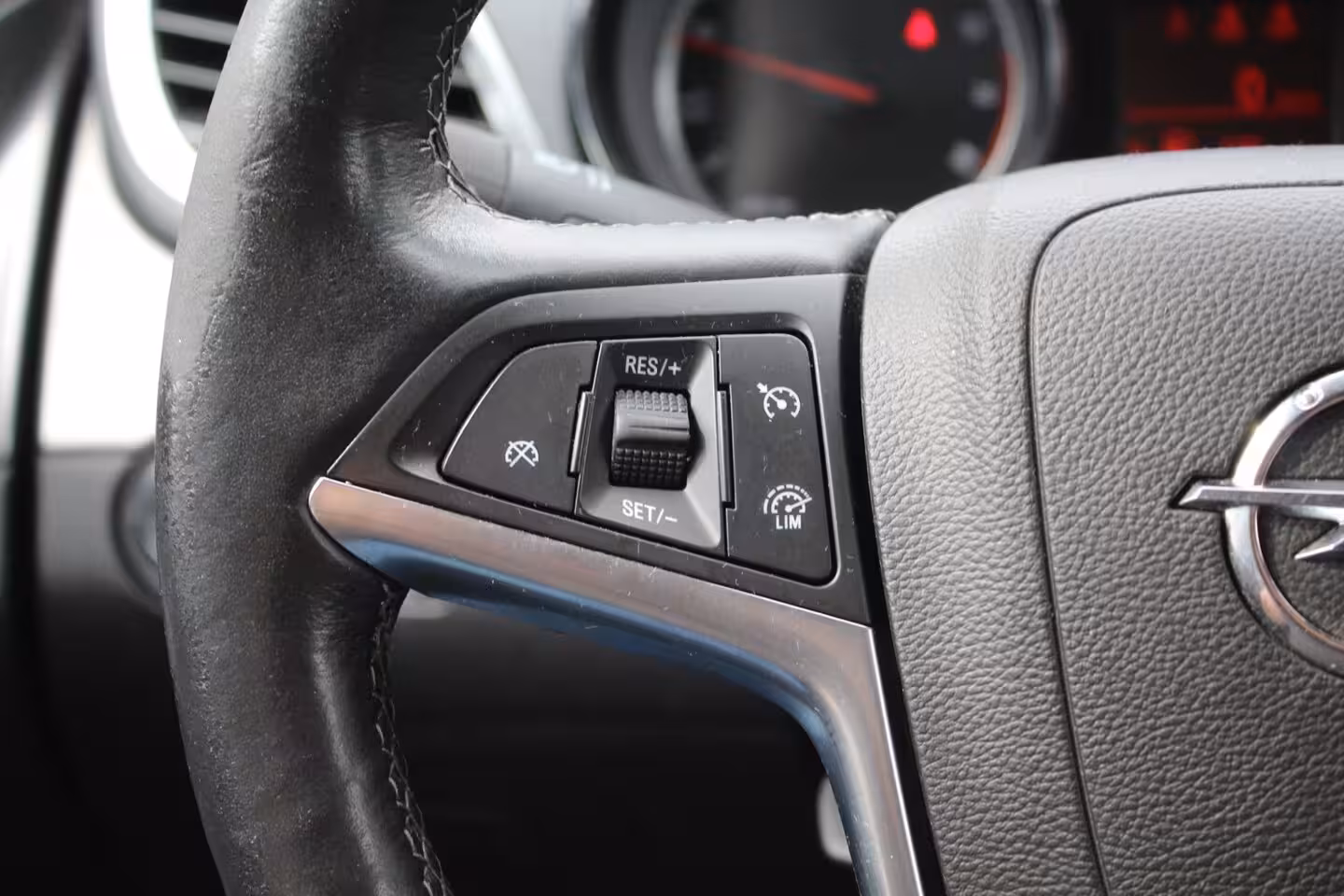 Opel Mokka 1.6 Selection | Trekhaak | Stoel / Stuurverwarming | Clima / Cruise control | PDC | Leder