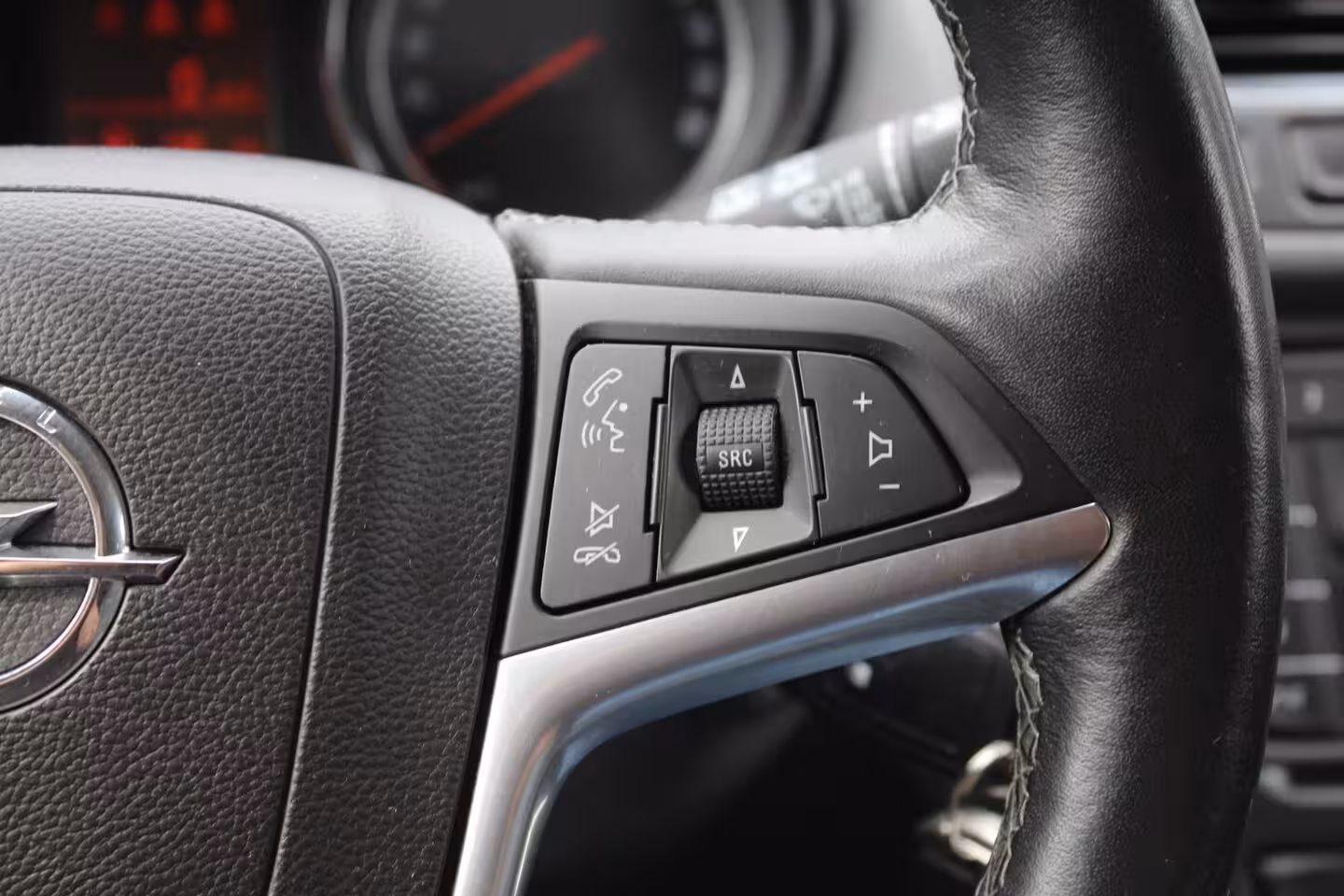 Opel Mokka 1.6 Selection | Trekhaak | Stoel / Stuurverwarming | Clima / Cruise control | PDC | Leder