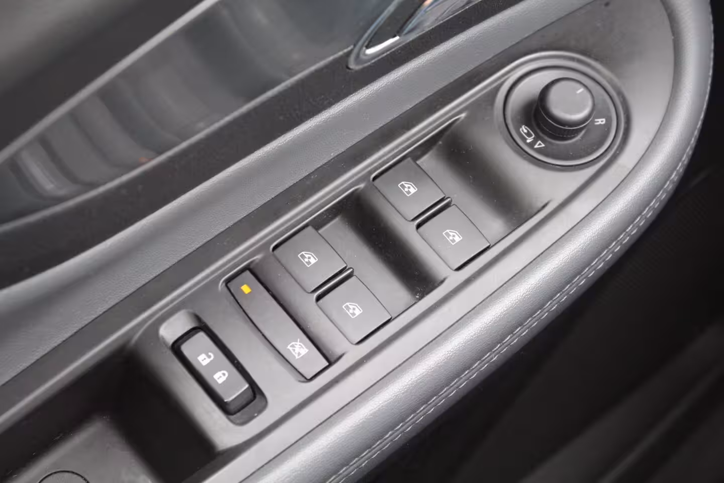 Opel Mokka 1.6 Selection | Trekhaak | Stoel / Stuurverwarming | Clima / Cruise control | PDC | Leder