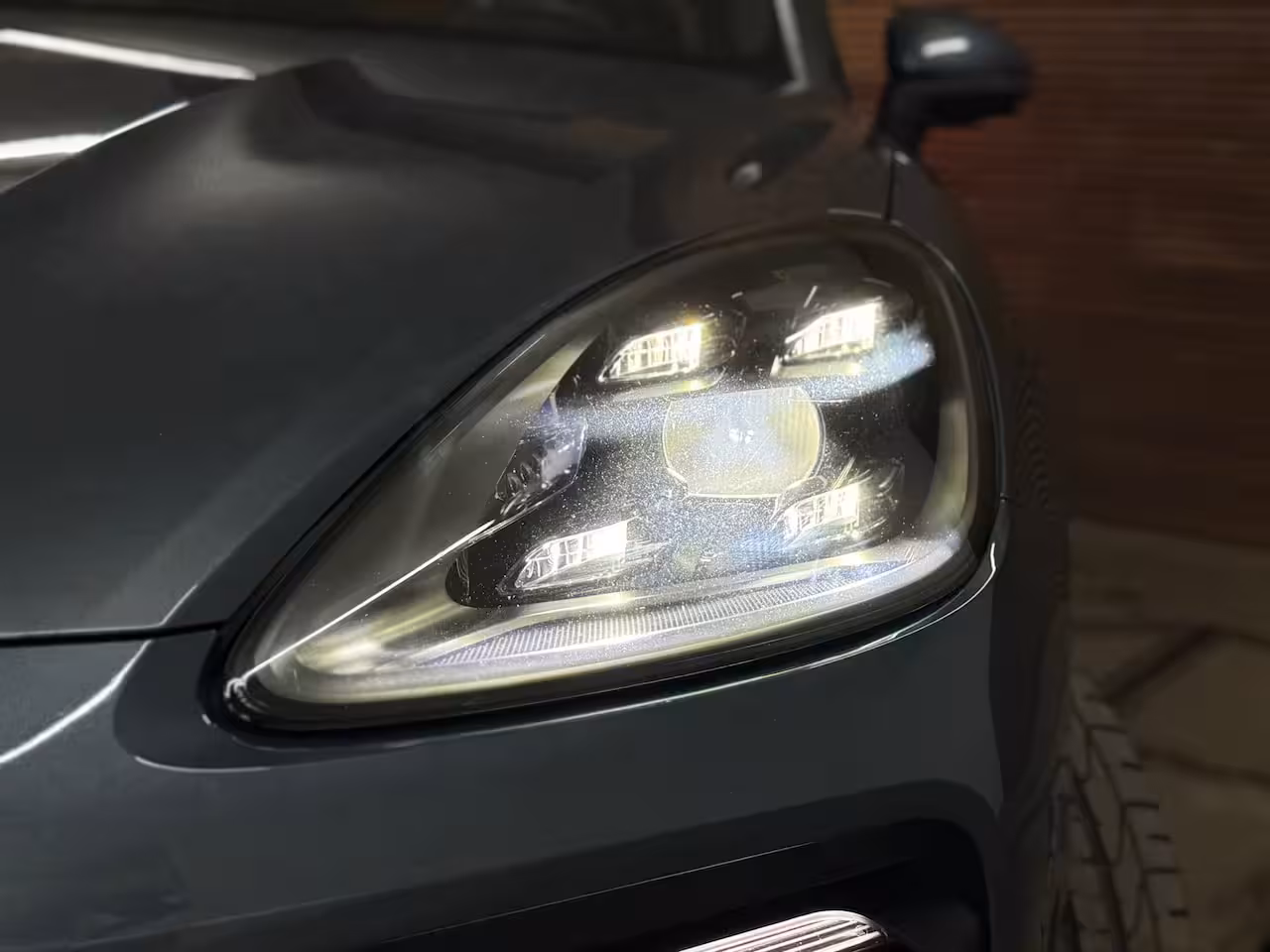 Porsche Cayenne 3.0 E-Hybrid | Full Option | Vierwielbesturing | PANO | PDLS+ | BOSE | PASM | ComfortPakke