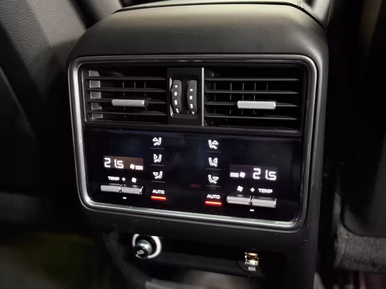 Porsche Cayenne 3.0 E-Hybrid | Full Option | Vierwielbesturing | PANO | PDLS+ | BOSE | PASM | ComfortPakke