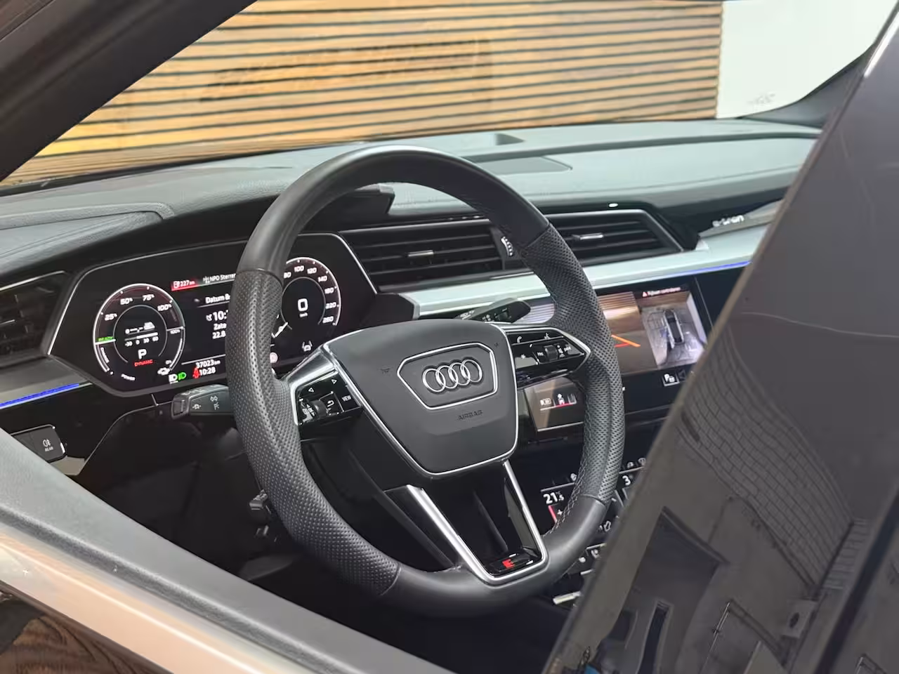 Audi Q8 Sportback e-tron 50 quattro S Edition 95 kWh | Pano | B&O| 22” | Massage | Adaptive Cruise | Matrix LED