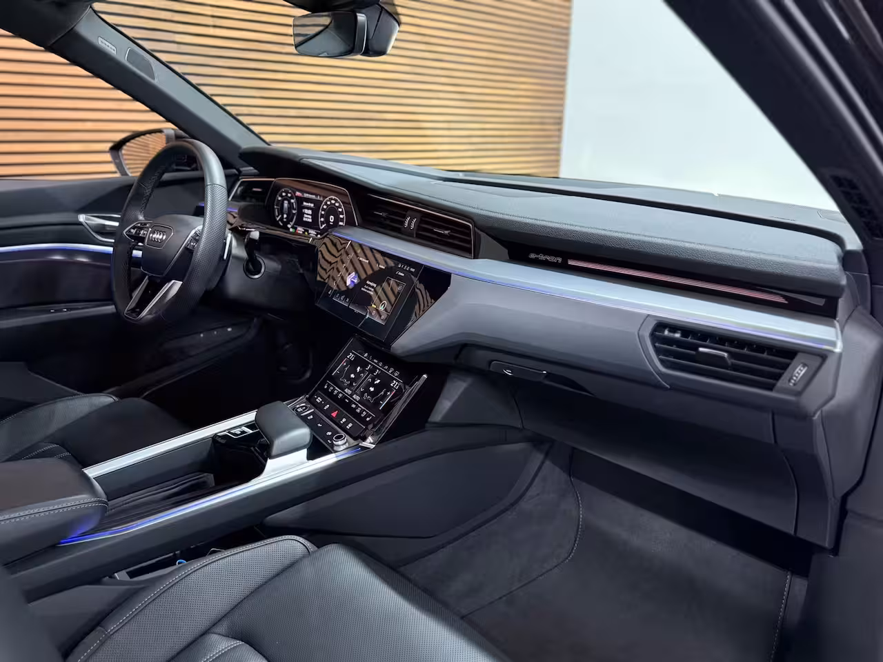 Audi Q8 Sportback e-tron 50 quattro S Edition 95 kWh | Pano | B&O| 22” | Massage | Adaptive Cruise | Matrix LED