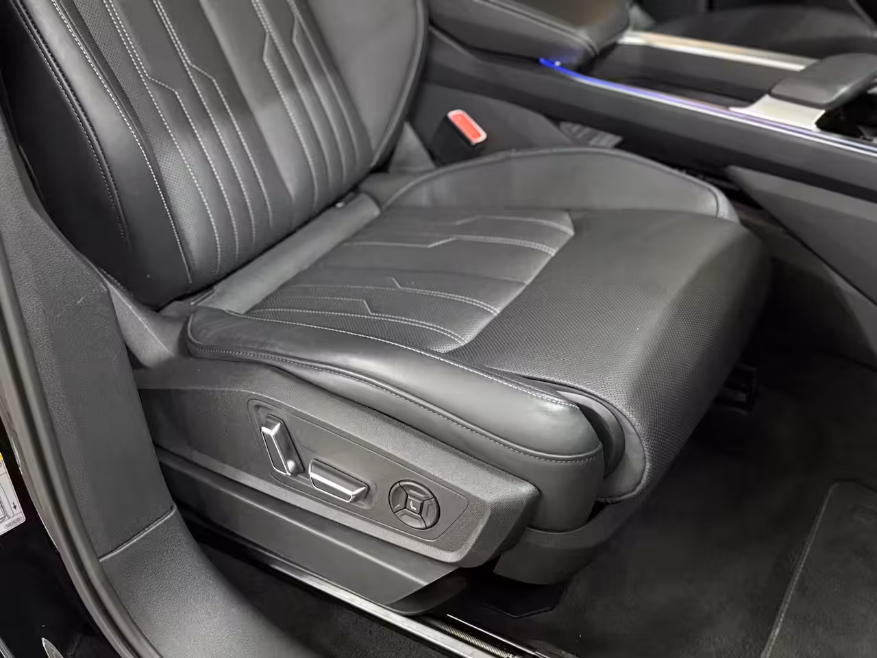 Audi Q8 Sportback e-tron 50 quattro S Edition 95 kWh | Pano | B&O| 22” | Massage | Adaptive Cruise | Matrix LED