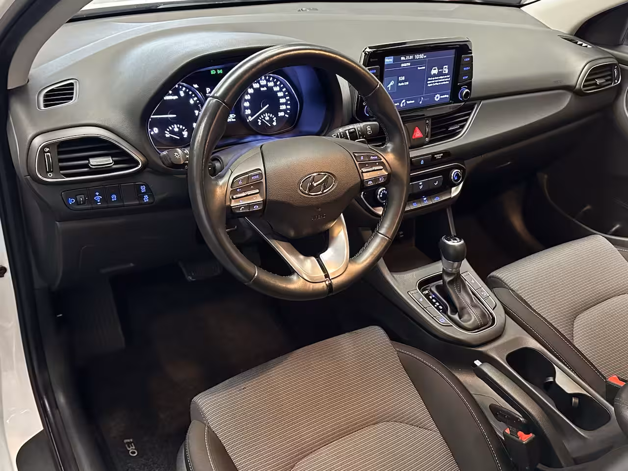 Hyundai i30 1.0 T-GDi MHEV COMFORT AUTOMAAT CRUISE CONTROL AIRCO ACHTERUITRIJCAMERA APPLE CARPLAY/ANDR