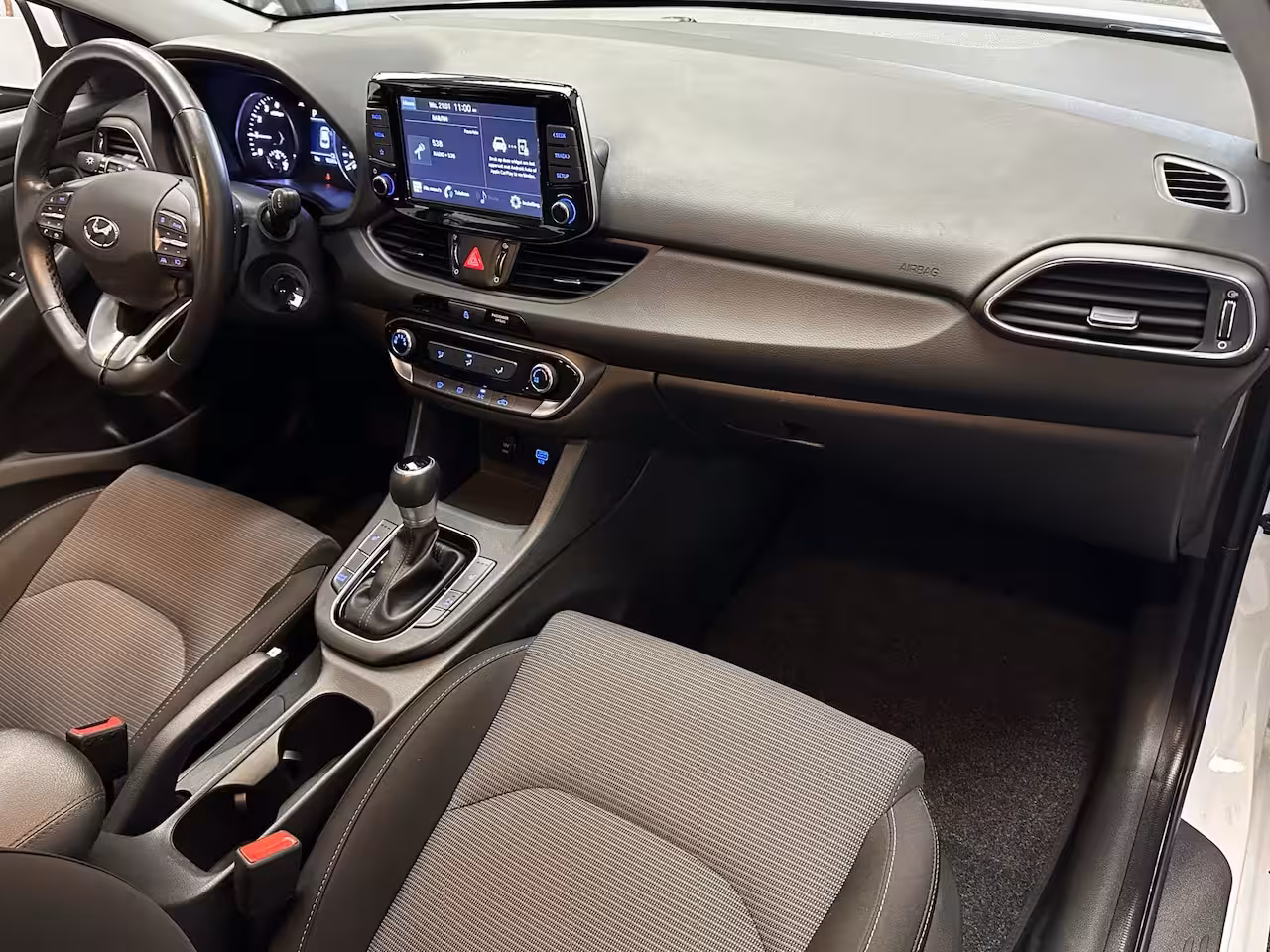 Hyundai i30 1.0 T-GDi MHEV COMFORT AUTOMAAT CRUISE CONTROL AIRCO ACHTERUITRIJCAMERA APPLE CARPLAY/ANDR