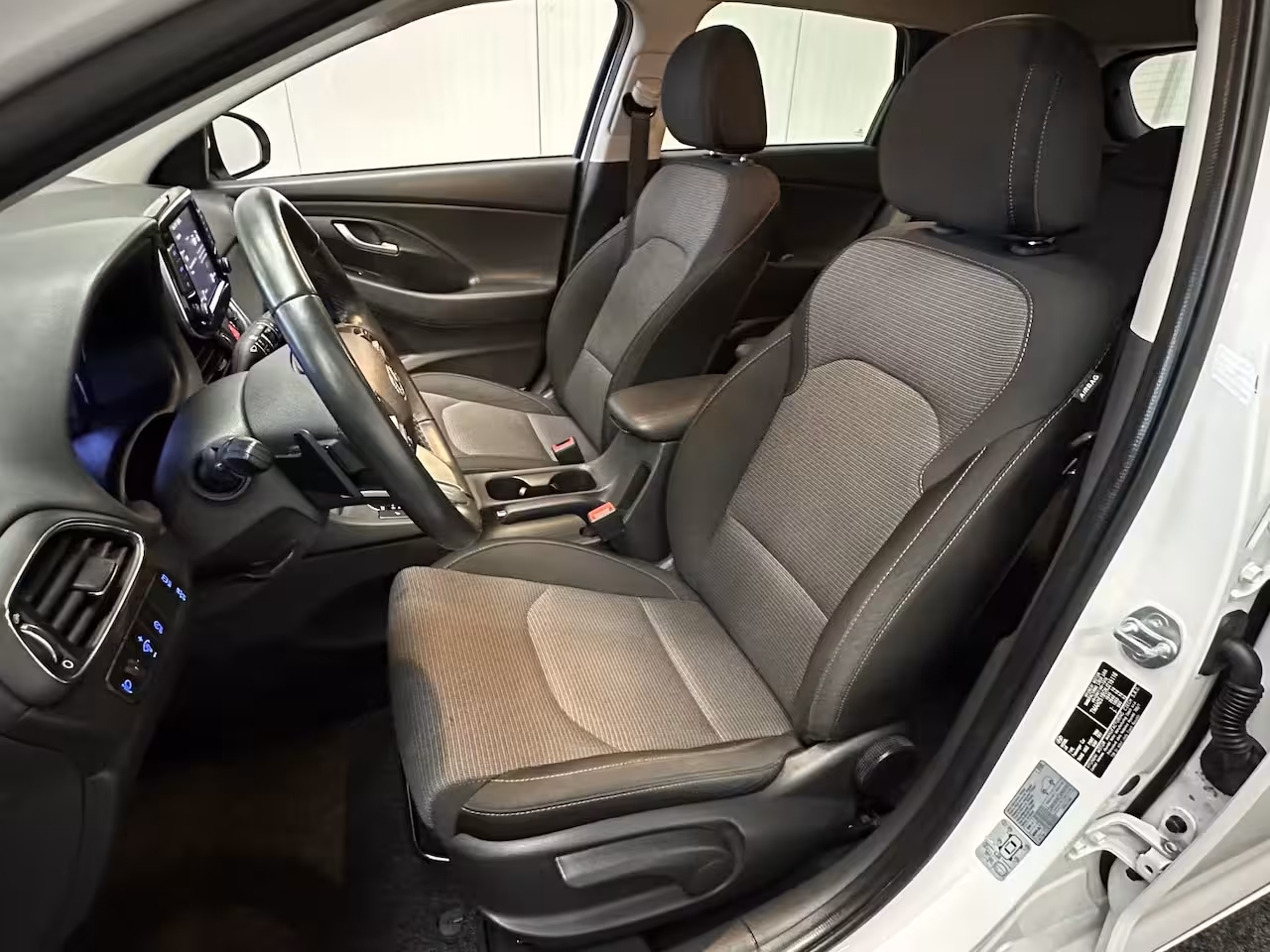 Hyundai i30 1.0 T-GDi MHEV COMFORT AUTOMAAT CRUISE CONTROL AIRCO ACHTERUITRIJCAMERA APPLE CARPLAY/ANDR