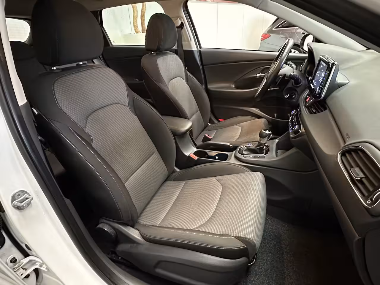 Hyundai i30 1.0 T-GDi MHEV COMFORT AUTOMAAT CRUISE CONTROL AIRCO ACHTERUITRIJCAMERA APPLE CARPLAY/ANDR