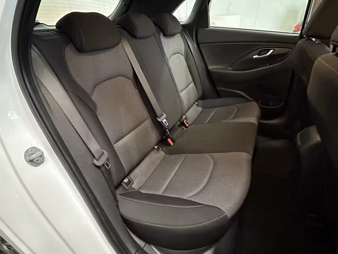 Hyundai i30 1.0 T-GDi MHEV COMFORT AUTOMAAT CRUISE CONTROL AIRCO ACHTERUITRIJCAMERA APPLE CARPLAY/ANDR