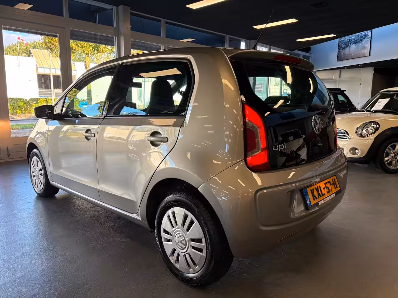 Volkswagen Up! 1.0 cheer up