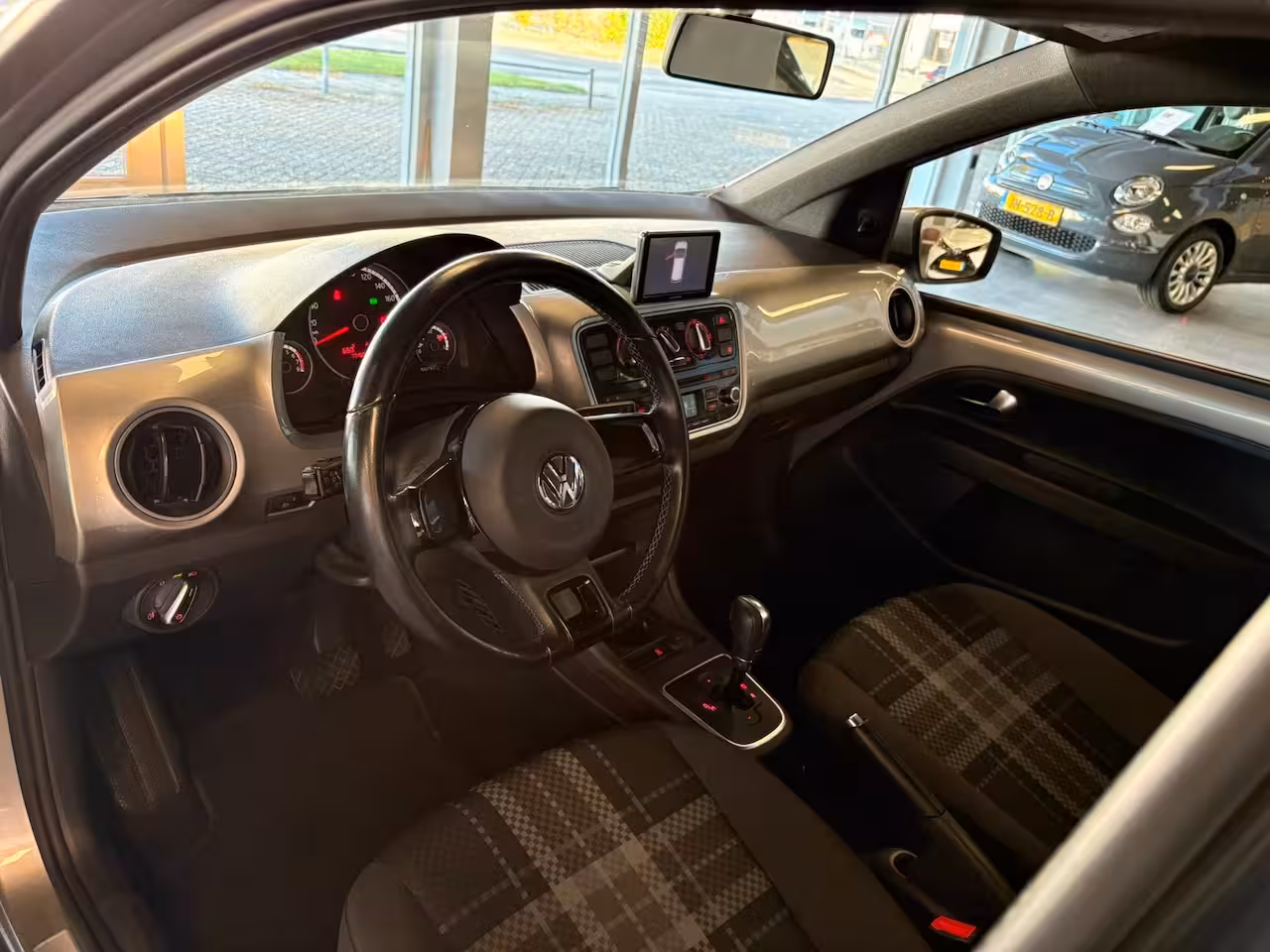 Volkswagen Up! 1.0 cheer up