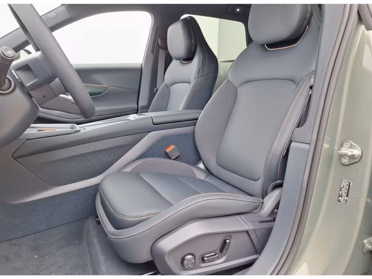 Lynk & Co 08 1.5 More PHEV 200KM RANGE / PANORAMADAK / HARMAN-KARDON / LEER / 360-CAMERA / 21INCH