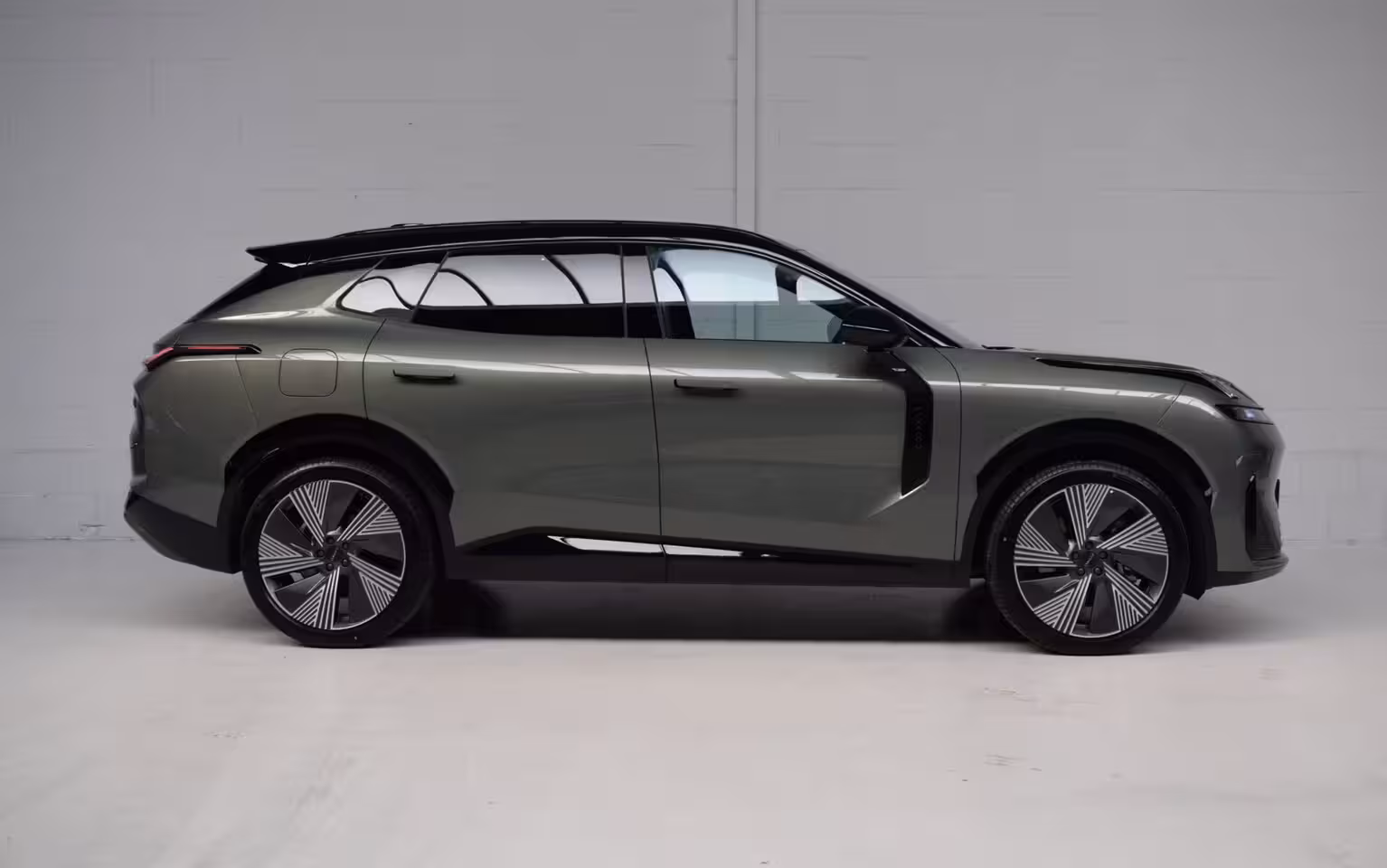 Lynk & Co 08 1.5 More PHEV 200KM RANGE / PANORAMADAK / HARMAN-KARDON / LEER / 360-CAMERA / 21INCH