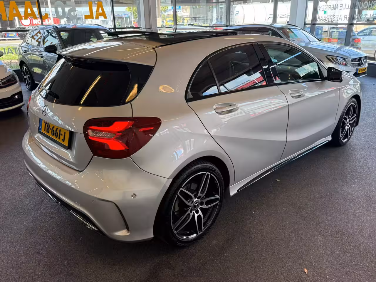 Mercedes-Benz A-klasse 180 AMG White Art | Automaat | Panoramadak | Achteruitrijcamera | Origineel Nederlands | C