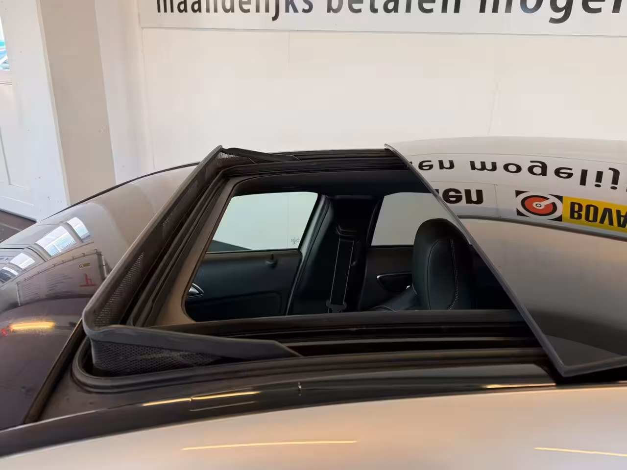Mercedes-Benz A-klasse 180 AMG White Art | Automaat | Panoramadak | Achteruitrijcamera | Origineel Nederlands | C
