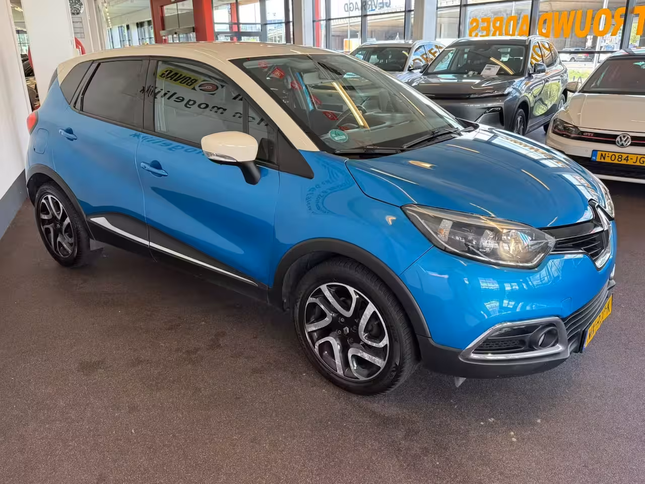 Renault Captur 0.9 TCe Dynamique | Cruise control | Climate control | Keyless | Navigatie | LM Velgen | H