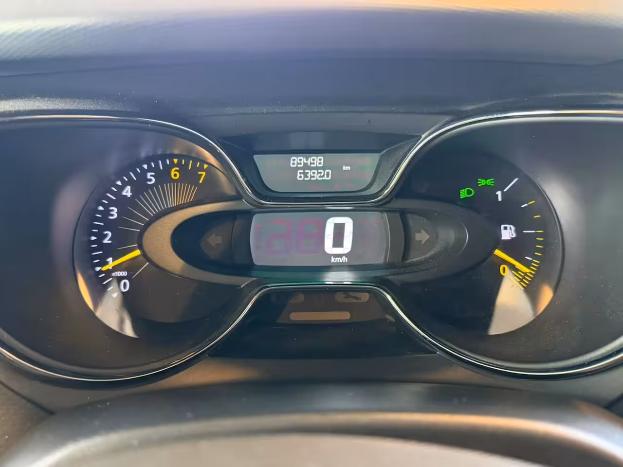 Renault Captur 0.9 TCe Dynamique | Cruise control | Climate control | Keyless | Navigatie | LM Velgen | H