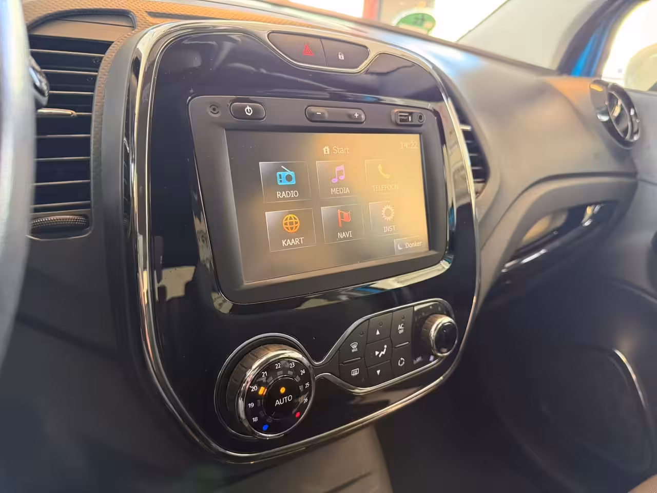 Renault Captur 0.9 TCe Dynamique | Cruise control | Climate control | Keyless | Navigatie | LM Velgen | H