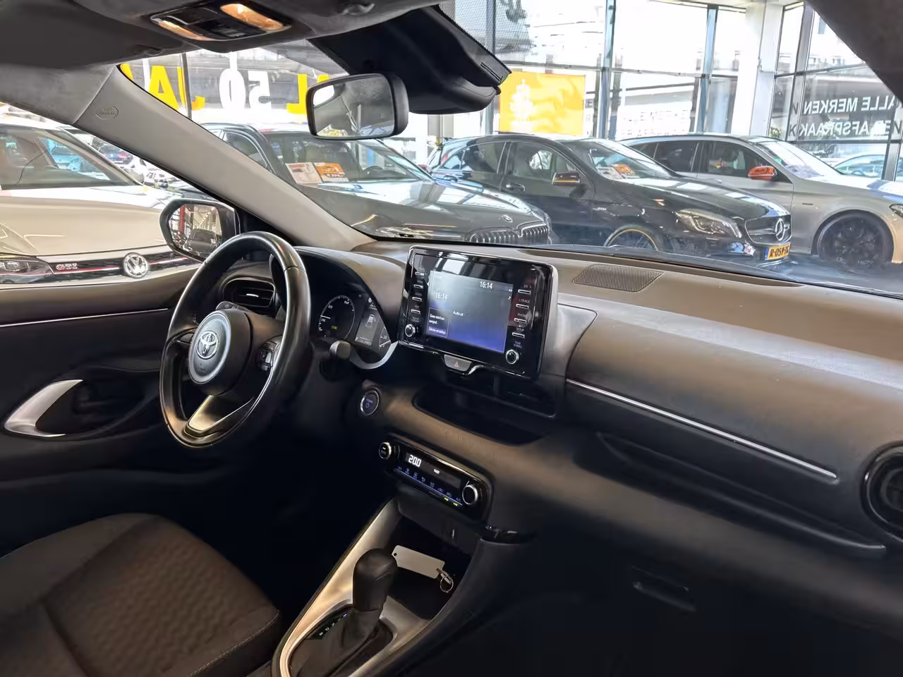 Toyota Yaris 1.5 Hybrid 115 Business Automaat | Panoramadak | Cruise control | Climate control | Naviga