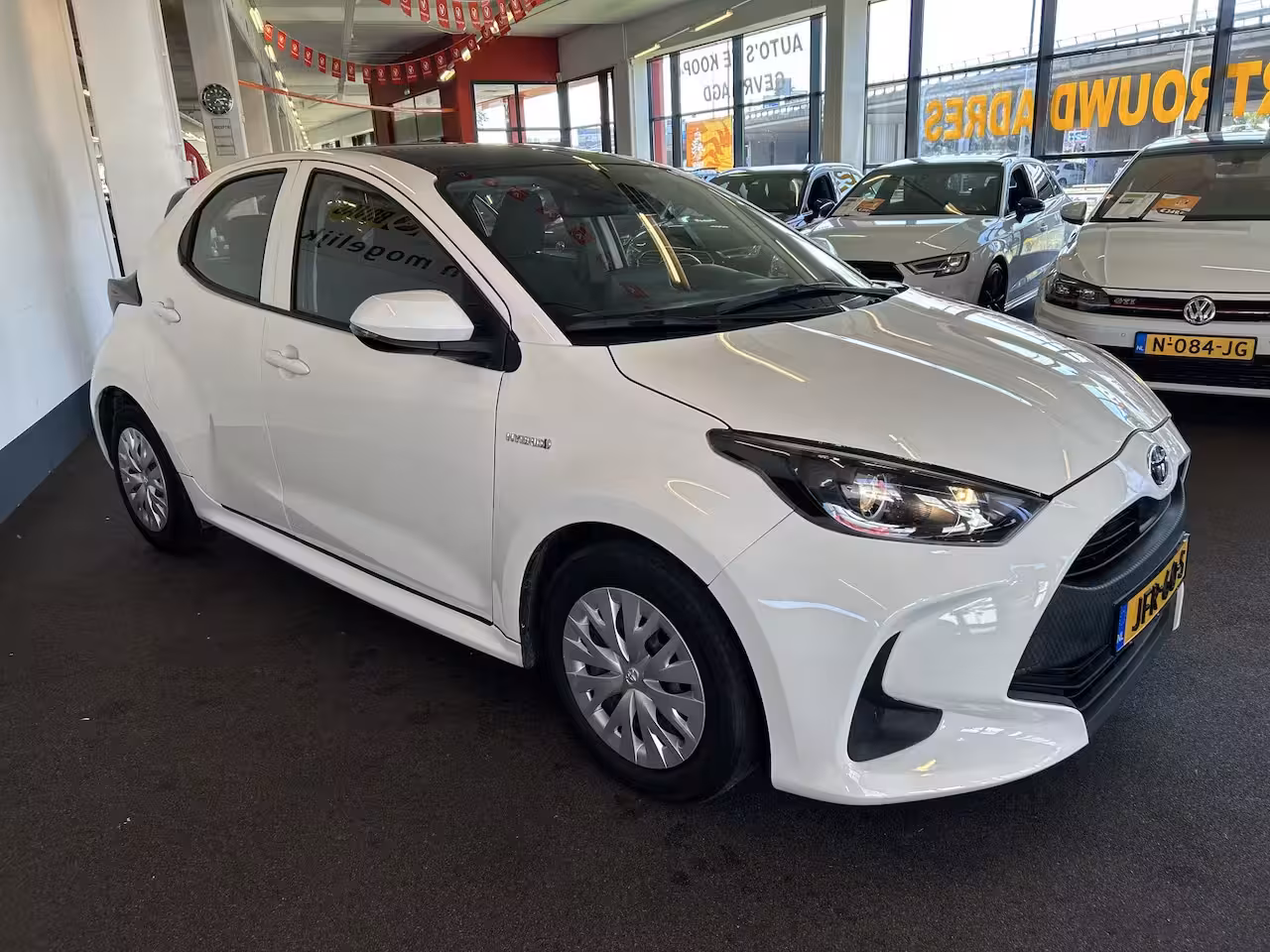 Toyota Yaris 1.5 Hybrid 115 Business Automaat | Panoramadak | Cruise control | Climate control | Naviga