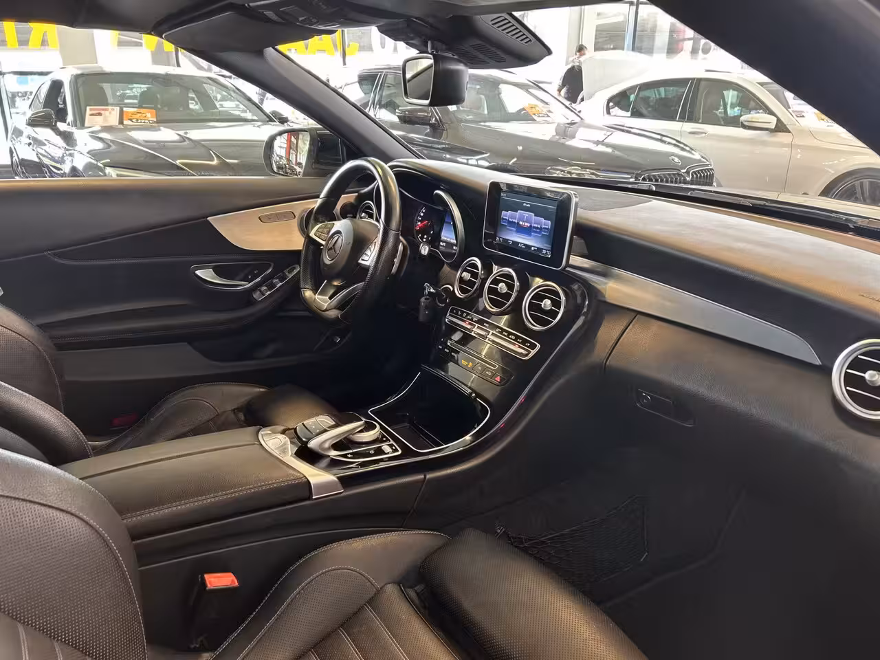 Mercedes-Benz C-klasse Cabrio 250 Edition 1 AMG | Cruise control | Climate control | Lane assist | Airscarf | Stoelverwa