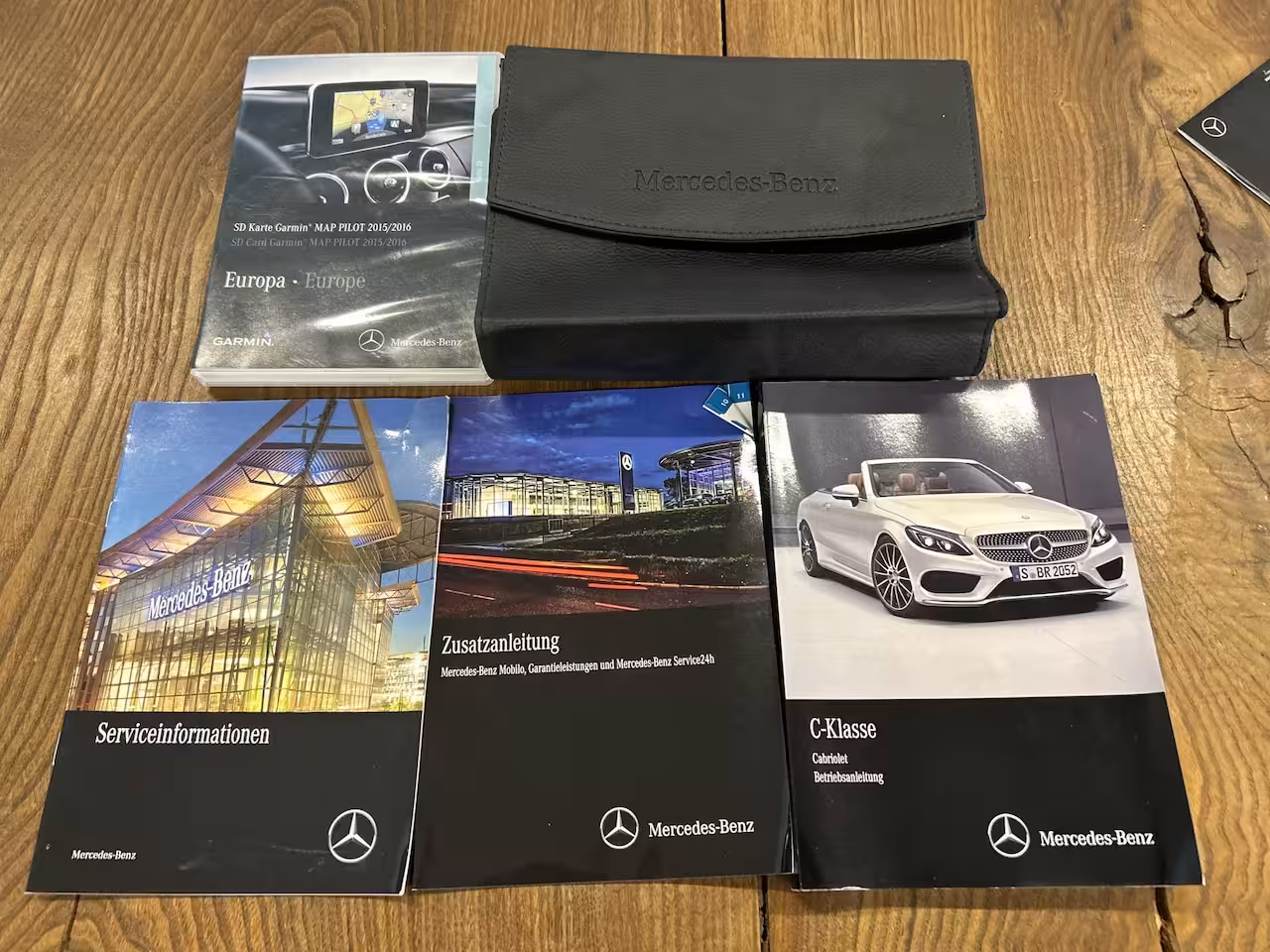 Mercedes-Benz C-klasse Cabrio 250 Edition 1 AMG | Cruise control | Climate control | Lane assist | Airscarf | Stoelverwa