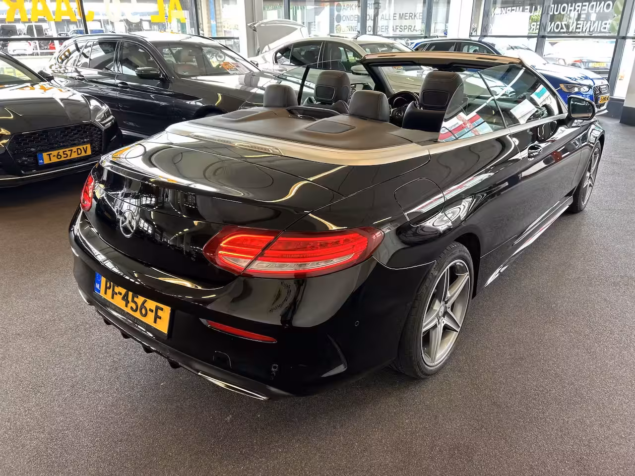 Mercedes-Benz C-klasse Cabrio 250 Edition 1 AMG | Cruise control | Climate control | Lane assist | Airscarf | Stoelverwa