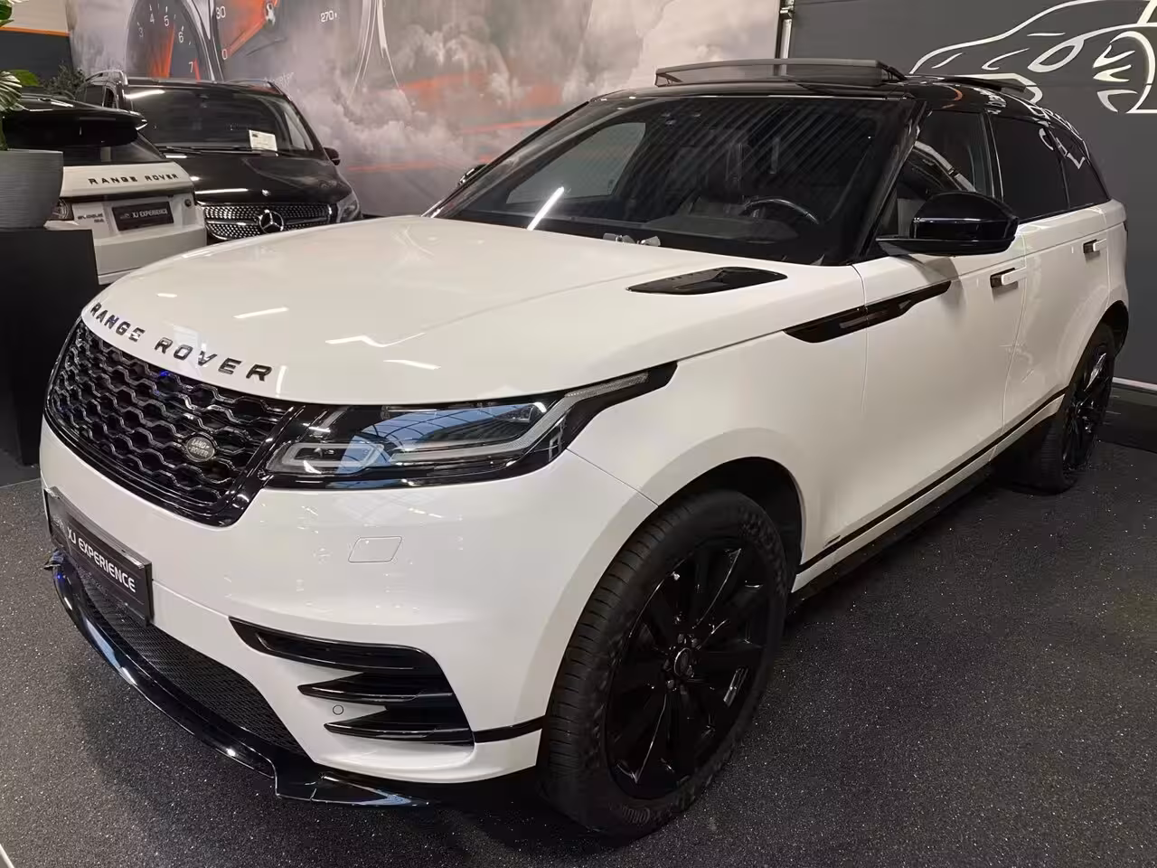 Land Rover Range Rover Velar 2.0 AWD HSE R-Dynamic PANO 241 PK Massage Leder