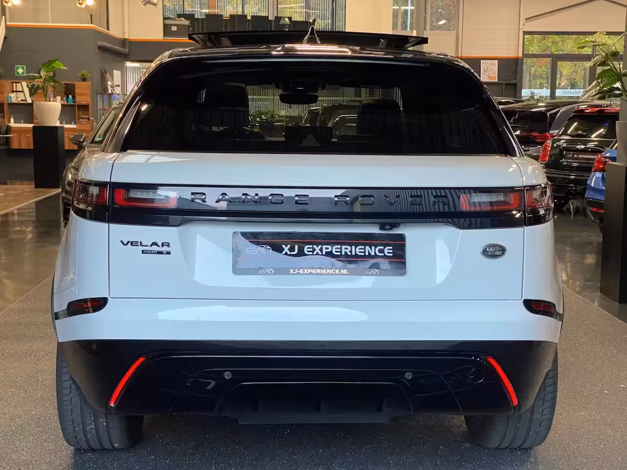 Land Rover Range Rover Velar 2.0 AWD HSE R-Dynamic PANO 241 PK Massage Leder