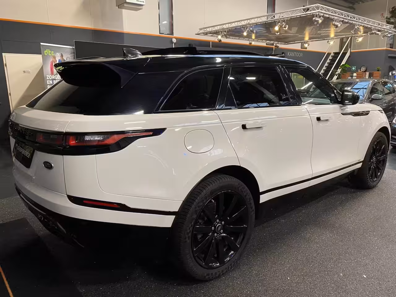 Land Rover Range Rover Velar 2.0 AWD HSE R-Dynamic PANO 241 PK Massage Leder