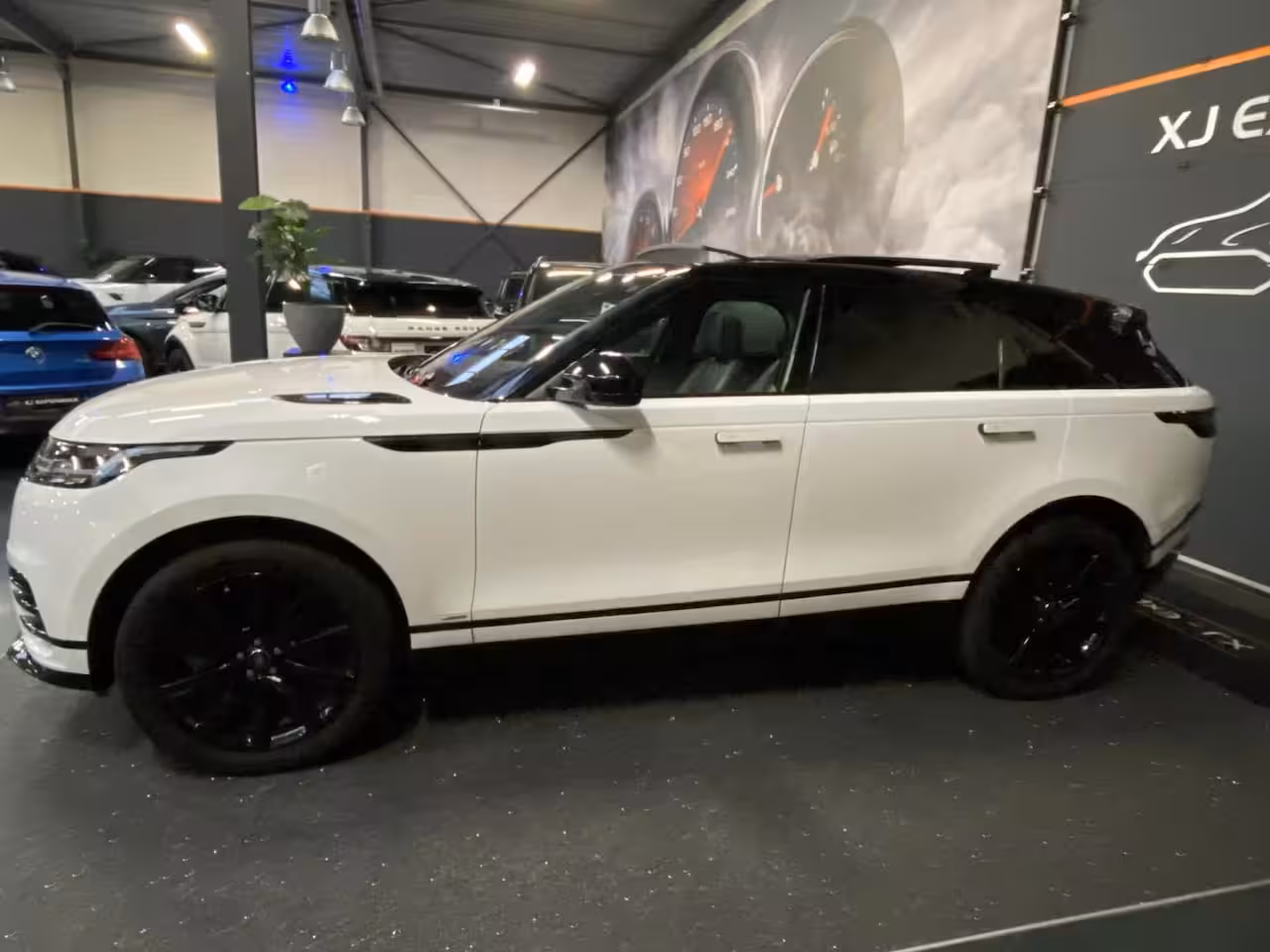 Land Rover Range Rover Velar 2.0 AWD HSE R-Dynamic PANO 241 PK Massage Leder