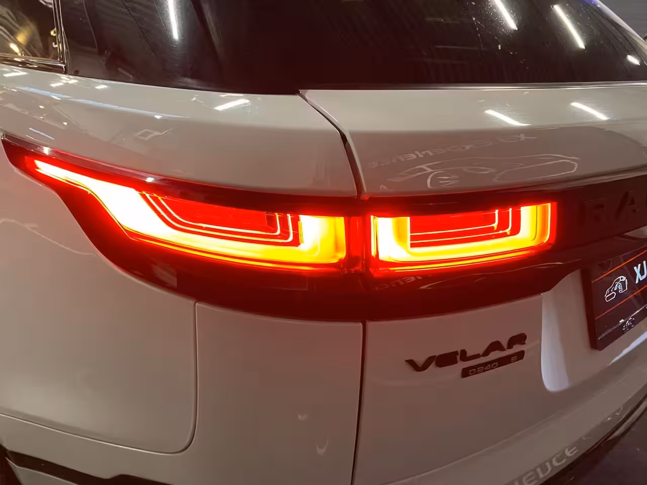 Land Rover Range Rover Velar 2.0 AWD HSE R-Dynamic PANO 241 PK Massage Leder