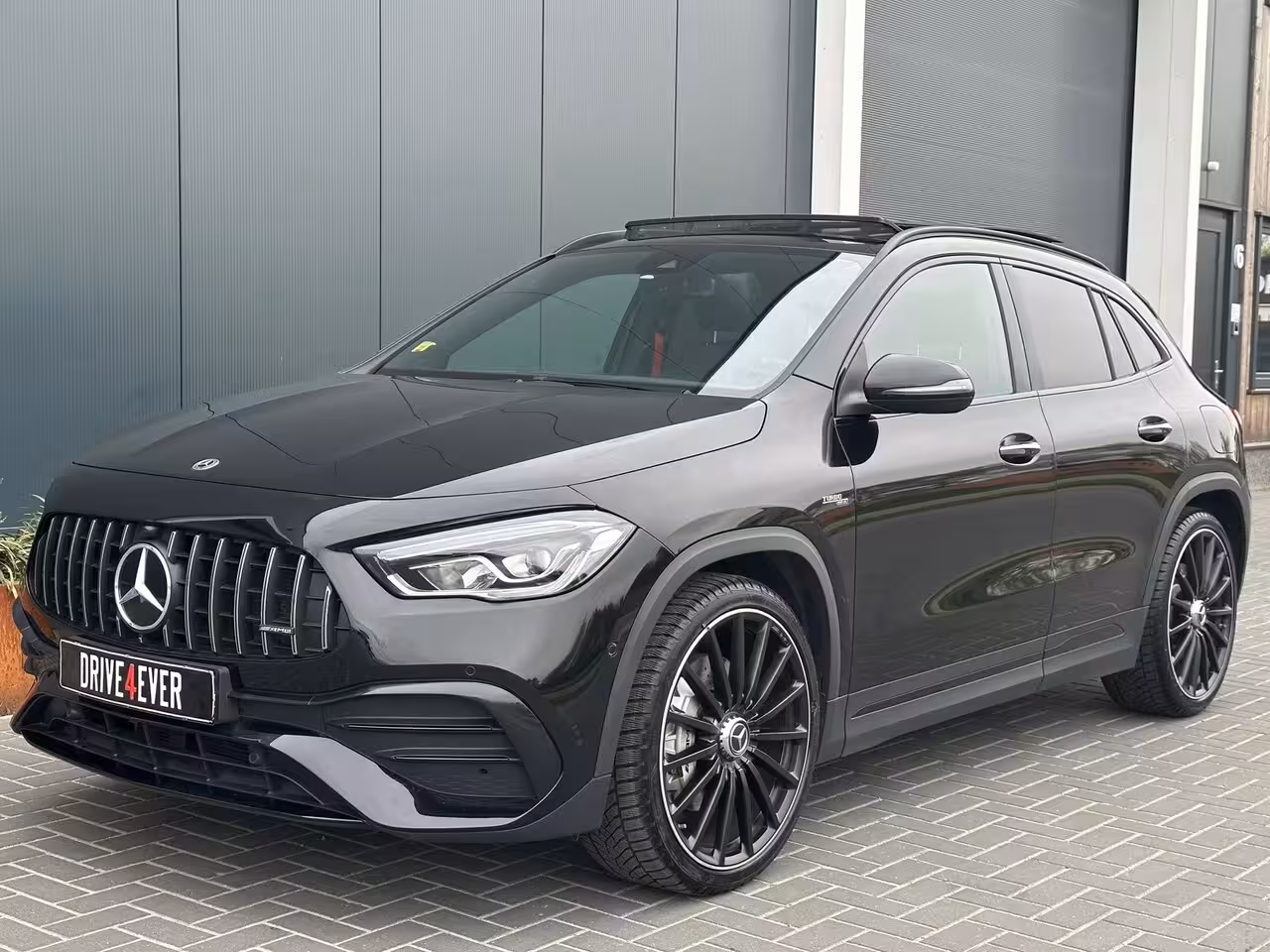 Mercedes-Benz GLA-Klasse AMG 35 4MATIC FULL PANO|LAGE KMSTAND|LEDER|SPORTVELGEN