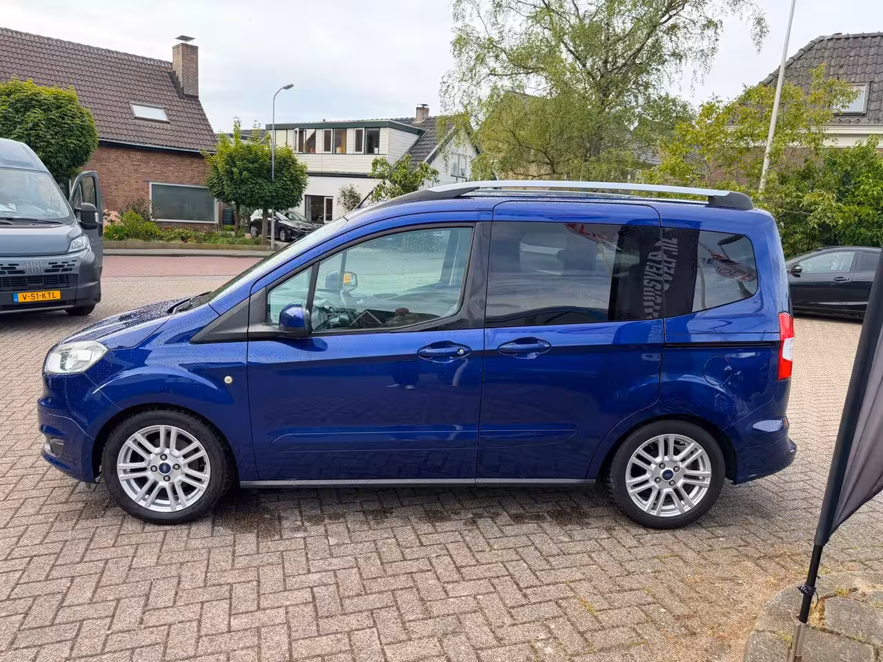 Ford Tourneo Courier 1.0 Titanium