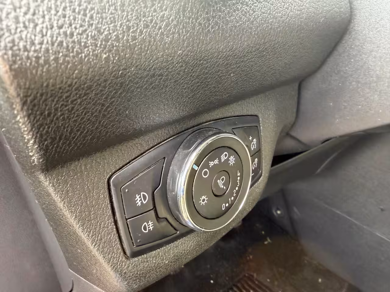Ford Tourneo Courier 1.0 Titanium