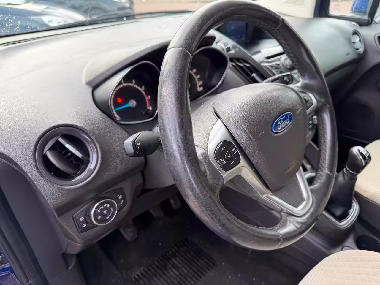 Ford Tourneo Courier 1.0 Titanium