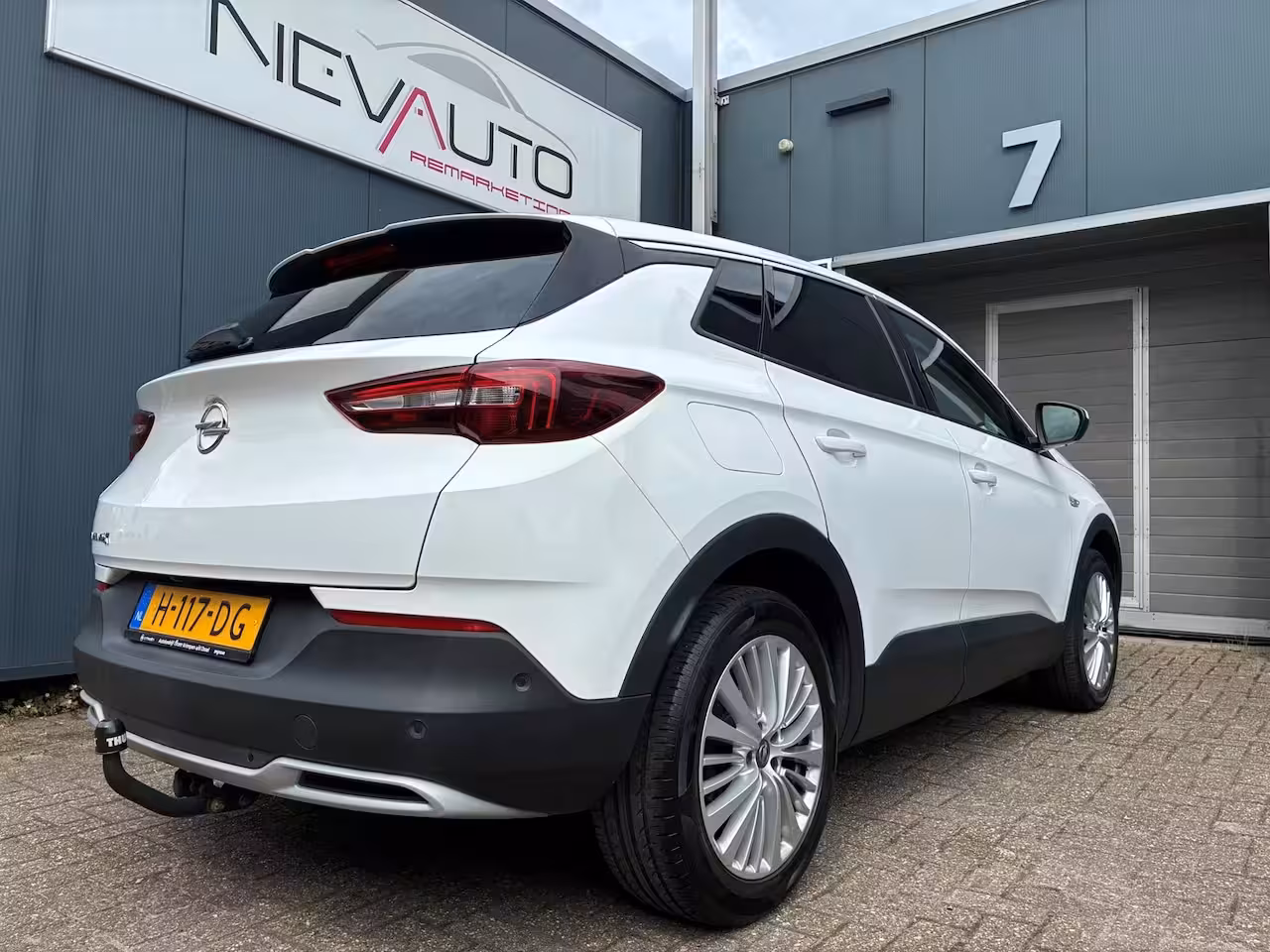 Opel Grandland X 1.2 Turbo Business Executive Trekhaak Dashcam nw Distri riem