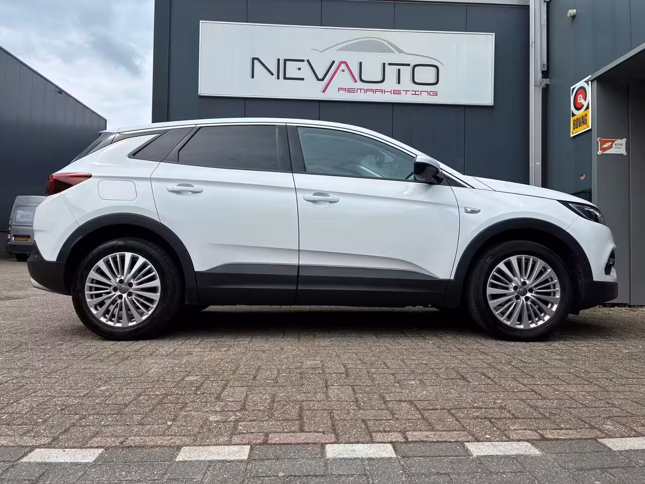 Opel Grandland X 1.2 Turbo Business Executive Trekhaak Dashcam nw Distri riem
