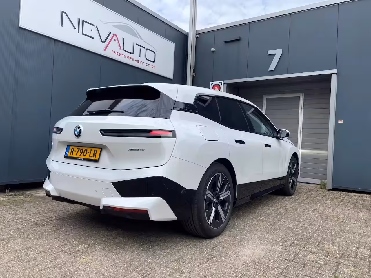 BMW iX XDrive40 High Executive SPORTPAKKET
